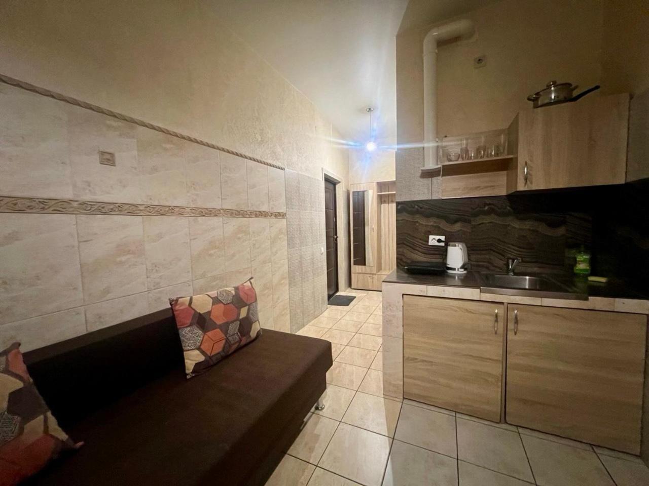 Studio Apartment Metro Pechersk Kyiv Exterior photo